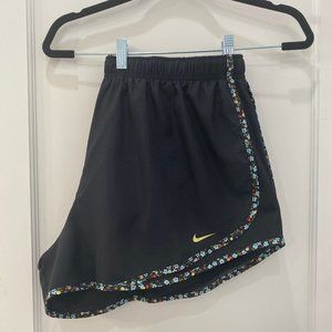 NWT! Nike tempo running shorts